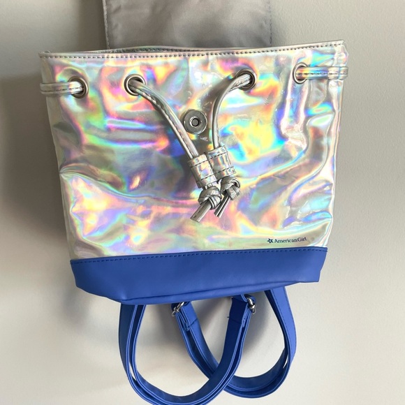 ⭐️American Girl Luciana Vega GOTY 2018 Chrome Backpack for Children - Picture 2 of 7